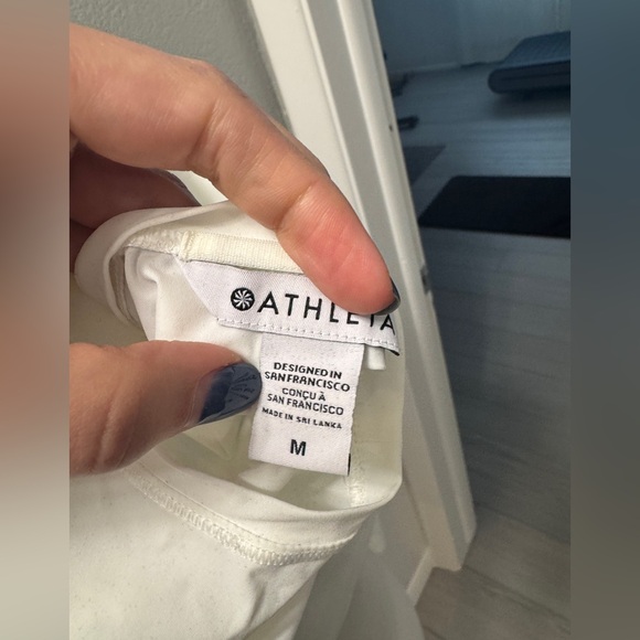 NWT Athleta Ultimate Train Top Size M - White - Picture 8 of 10